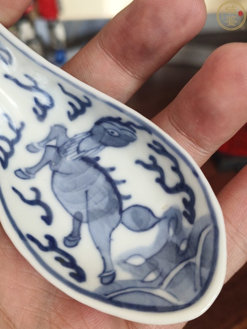 古玩陶瓷青花海獸紋勺拍賣,當前價格688元