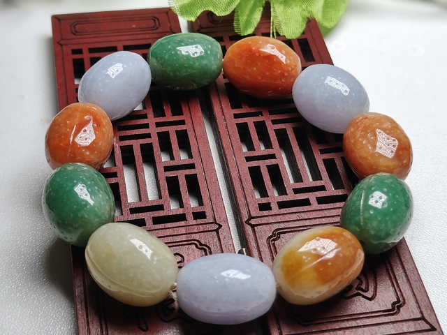 古玩玉器天然翡翠手串(帶翡翠鑒定證書(shū))拍賣(mài),當(dāng)前價(jià)格25000元