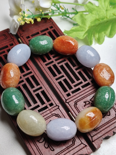 古玩玉器天然翡翠手串(帶翡翠鑒定證書(shū))拍賣(mài),當(dāng)前價(jià)格25000元