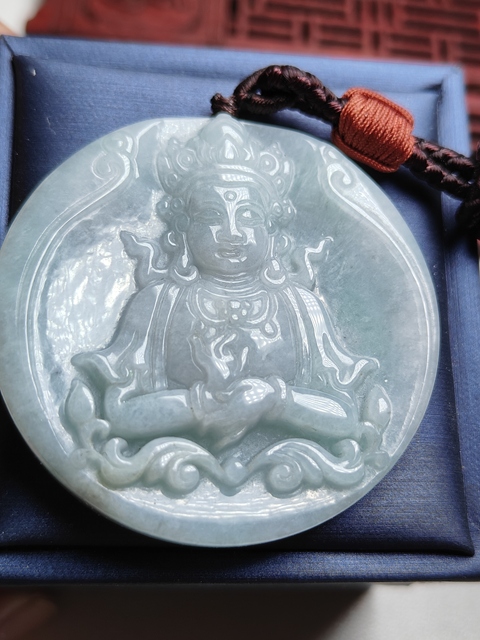 古玩玉器天然翡翠觀音題材掛件(帶翡翠鑒定證書)拍賣，當前價格399元