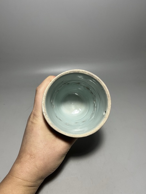 古玩陶瓷龍泉青瓷杯拍賣,當前價格0元