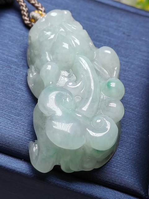 古玩玉器天然翡翠貔貅掛件(翡翠鑒定證書。)拍賣,當前價格299元