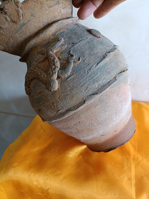 古玩陶瓷宋代西壩窯貼塑龍紋罐拍賣，當前價格598元