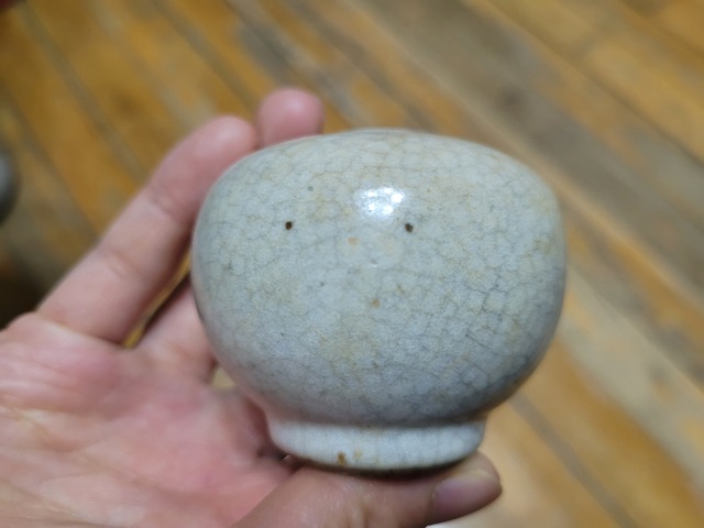 古玩陶瓷晚明哥釉水盂拍賣,當前價格568元