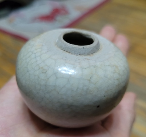 古玩陶瓷晚明哥釉水盂拍賣,當前價格568元