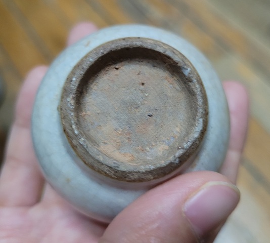 古玩陶瓷晚明哥釉水盂拍賣,當前價格568元