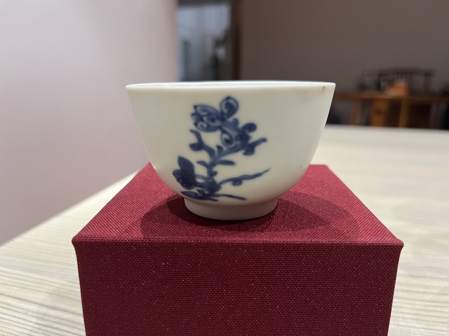 古玩陶瓷青花花卉紋仰鐘杯拍賣,當(dāng)前價(jià)格1888元