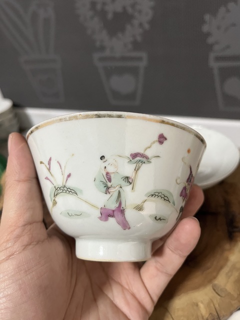 古玩陶瓷粉彩麒麟送子圖蓋碗拍賣,當前價格400元