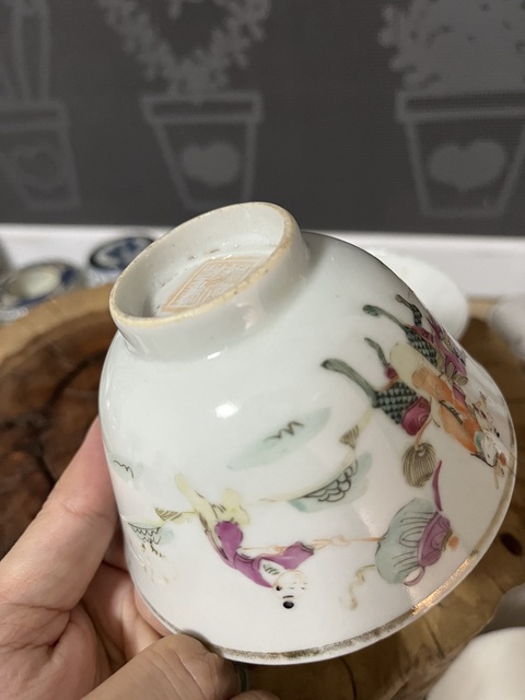 古玩陶瓷粉彩麒麟送子圖蓋碗拍賣,當前價格400元