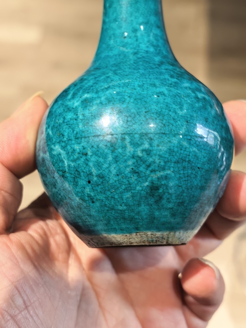 古玩陶瓷乾隆孔雀藍釉膽式瓶拍賣，當前價格8999元