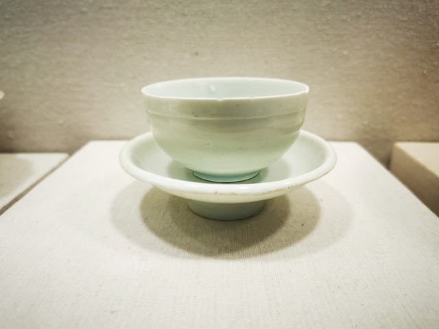 古玩陶瓷南宋湖田窯蛋殼杯及托一套拍賣，當前價格15000元