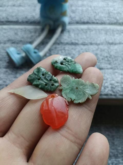 古玩玉器清代翠玉瑪瑙花飾拍賣，當前價格699元