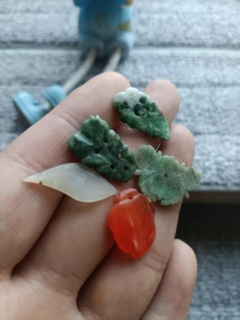 古玩玉器清代翠玉瑪瑙花飾拍賣，當前價格699元