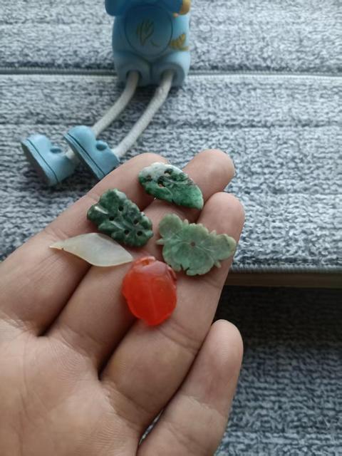 古玩玉器清代翠玉瑪瑙花飾拍賣，當前價格699元
