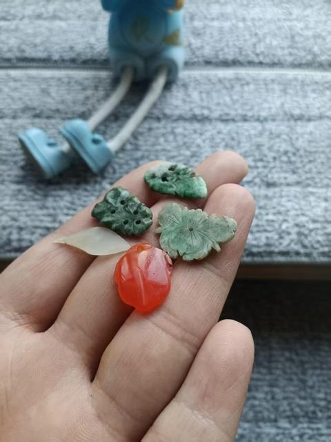 古玩玉器清代翠玉瑪瑙花飾拍賣，當前價格699元