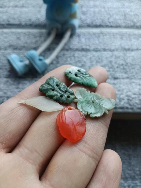 古玩玉器清代翠玉瑪瑙花飾拍賣，當前價格699元