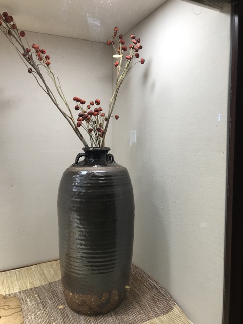 古玩陶瓷元代磁州窯褐釉弦紋四系梅瓶拍賣，當前價格12000元