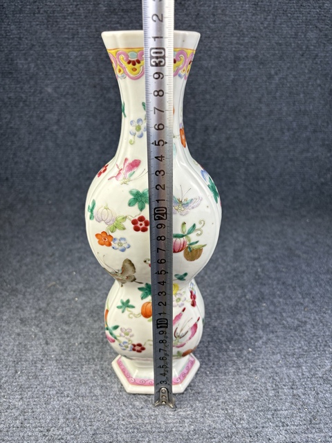 古玩陶瓷粉彩瓜瓞綿綿紋賞瓶拍賣，當前價格2588元