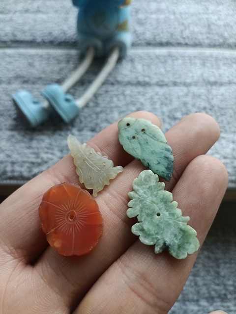 古玩玉器清代翠玉瑪瑙花飾拍賣,當前價格688元