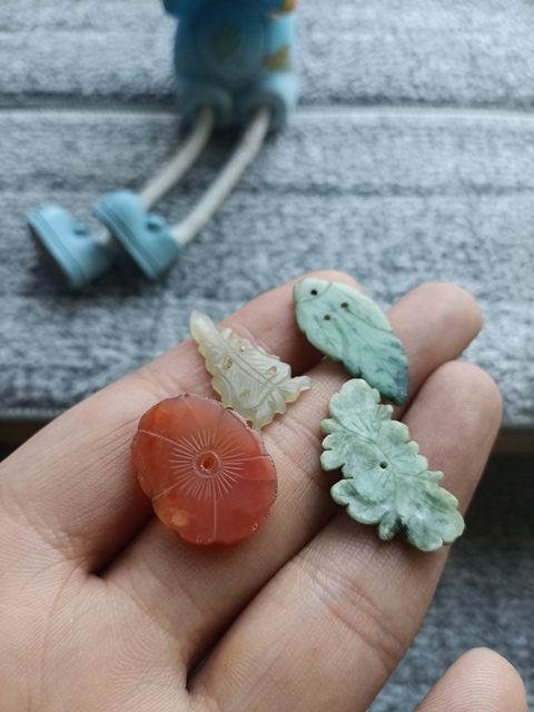 古玩玉器清代翠玉瑪瑙花飾拍賣,當前價格688元