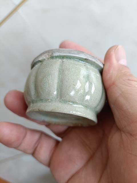 古玩陶瓷館藏級五代十國越窯青瓷刻花盞托拍賣，當前價格860元