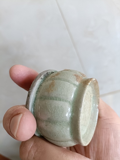古玩陶瓷館藏級五代十國越窯青瓷刻花盞托拍賣，當前價格860元