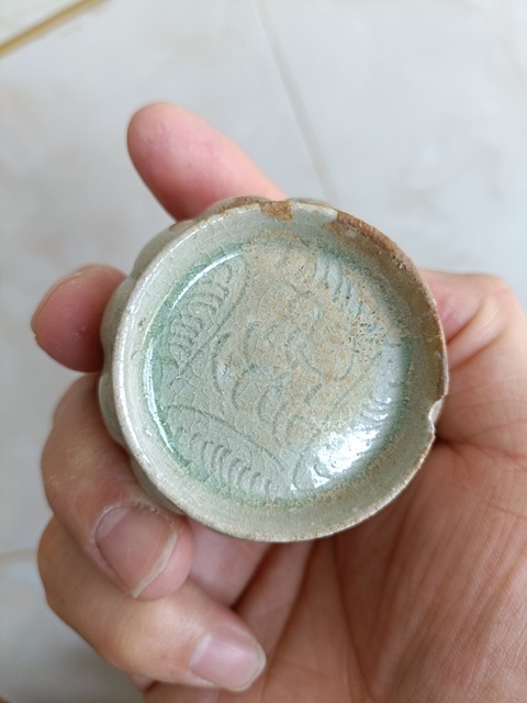 古玩陶瓷館藏級五代十國越窯青瓷刻花盞托拍賣，當前價格860元