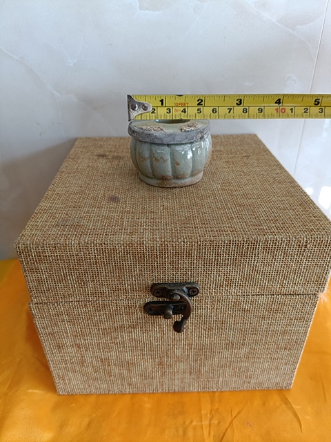 古玩陶瓷館藏級五代十國越窯青瓷刻花盞托拍賣，當前價格860元
