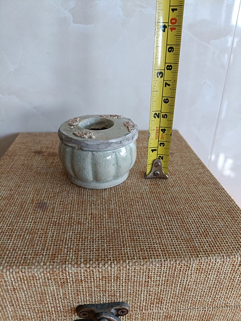 古玩陶瓷館藏級五代十國越窯青瓷刻花盞托拍賣，當前價格860元