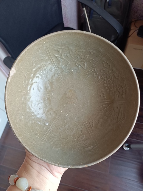 古玩陶瓷元明·青釉模印花卉紋碗拍賣，當前價格1888元