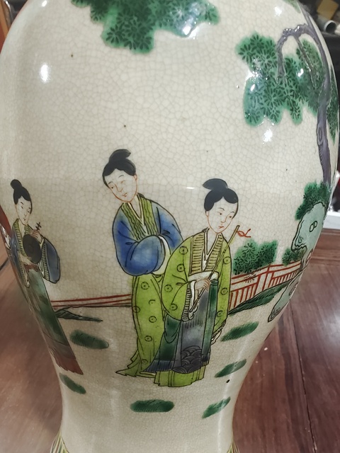 古玩陶瓷五彩十二金釵觀音瓶拍賣,當前價格3800元