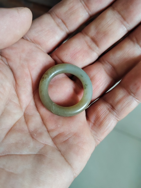 古玩玉器晚清和田玉雕“素紋環”拍賣，當前價格399元
