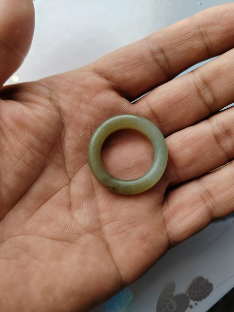 古玩玉器晚清和田玉雕“素紋環”拍賣，當前價格399元