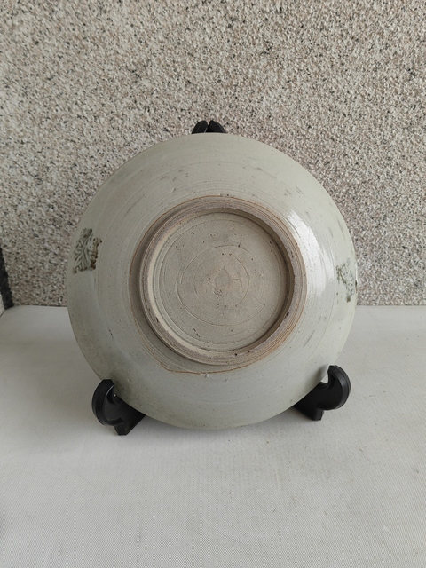古玩陶瓷龍泉青瓷青花花卉紋盤拍賣，當(dāng)前價(jià)格298元