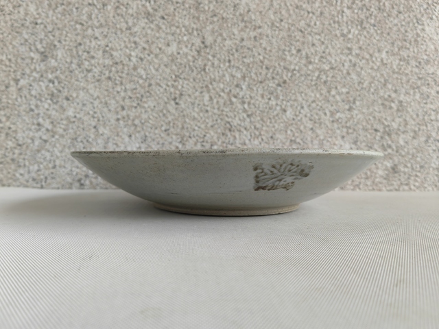 古玩陶瓷龍泉青瓷青花花卉紋盤拍賣，當(dāng)前價(jià)格298元