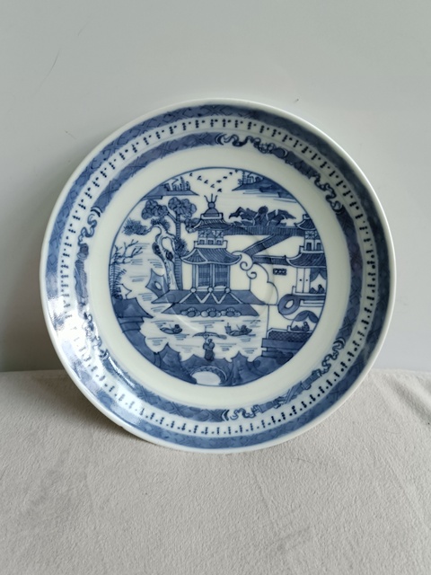 古玩陶瓷青花亭臺(tái)樓閣山水紋盤(pán)拍賣(mài)，當(dāng)前價(jià)格599元