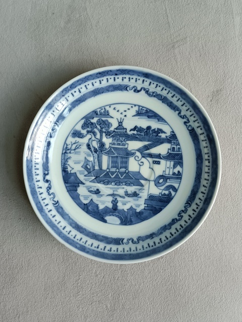 古玩陶瓷青花亭臺(tái)樓閣山水紋盤(pán)拍賣(mài)，當(dāng)前價(jià)格599元