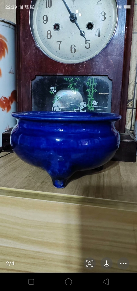 古玩陶瓷藍(lán)釉堆白福壽紋三足香爐拍賣(mài),當(dāng)前價(jià)格1360元