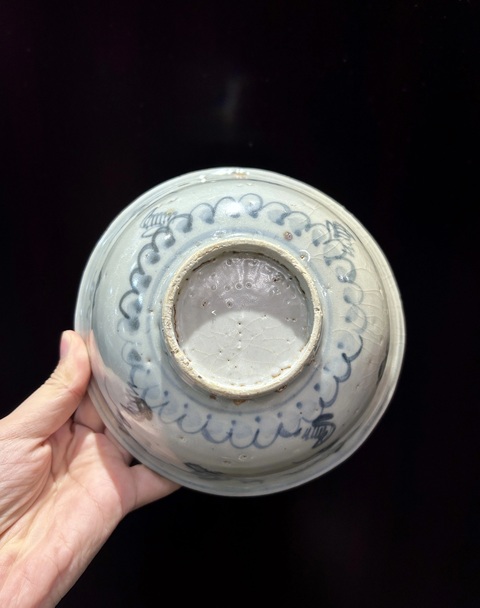 古玩陶瓷明中·青花云鶴紋碗真品鑒賞圖