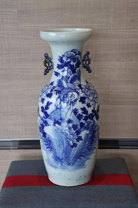 古玩陶瓷花鳥紋青花瓶拍賣，當前價格5200元