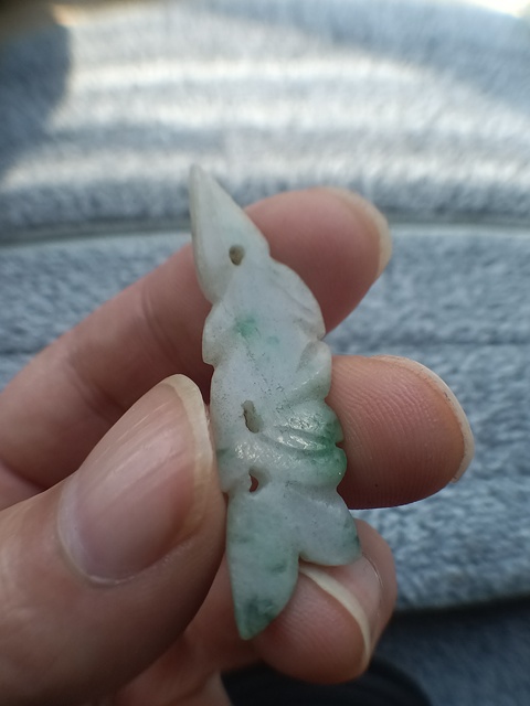 古玩玉器清代雙面工天然翡翠花飾拍賣,當前價格598元