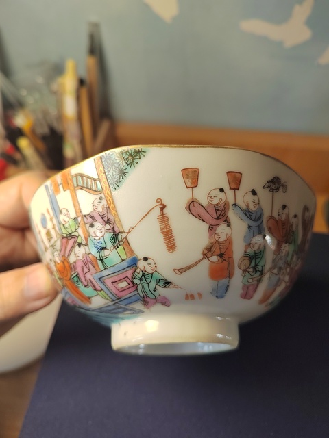 古玩陶瓷清晚·粉彩百子鬧春紋花口碗拍賣,當前價格4500元
