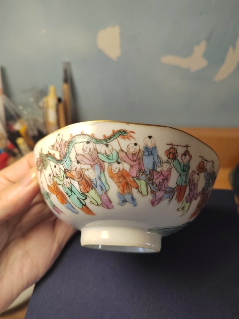古玩陶瓷清晚·粉彩百子鬧春紋花口碗拍賣,當前價格4500元