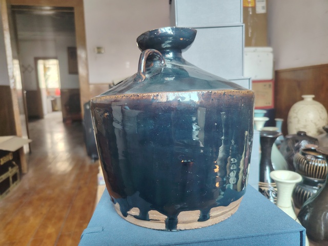 古玩陶瓷黑釉花澆拍賣，當(dāng)前價格2000元