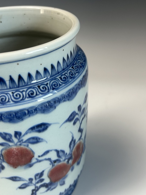 古玩陶瓷清乾隆·青花釉里紅三多紋壯罐拍賣，當前價格220000元