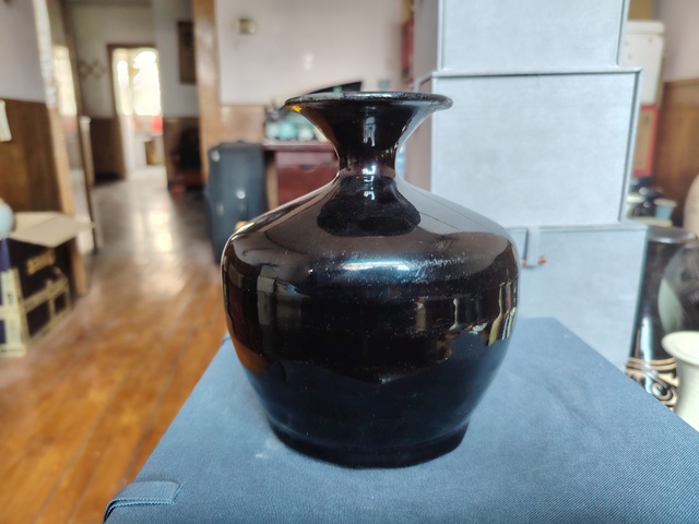 古玩陶瓷黑釉撇口瓶拍賣，當前價格1800元
