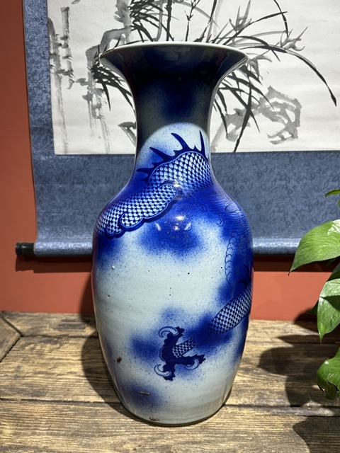 古玩陶瓷清代道光青花云龍紋瓶拍賣,當前價格26800元