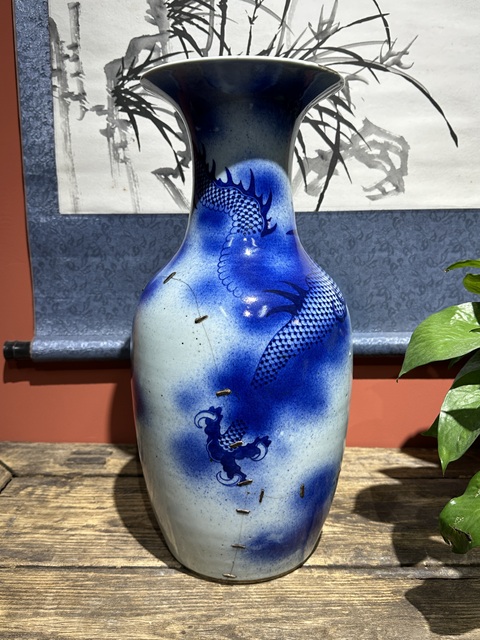 古玩陶瓷清代道光青花云龍紋瓶拍賣,當前價格26800元