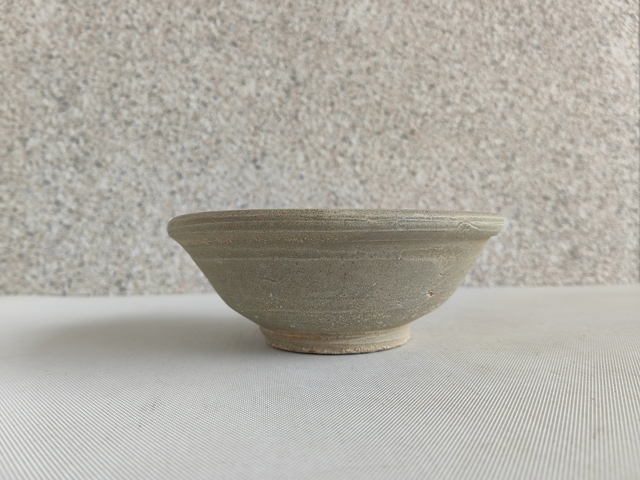 古玩陶瓷龍泉系青瓷碗拍賣,當前價格480元