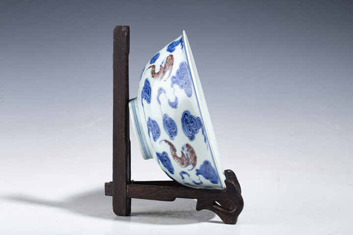古玩陶瓷清乾隆·青花釉里紅洪福齊天紋碗真品鑒賞圖